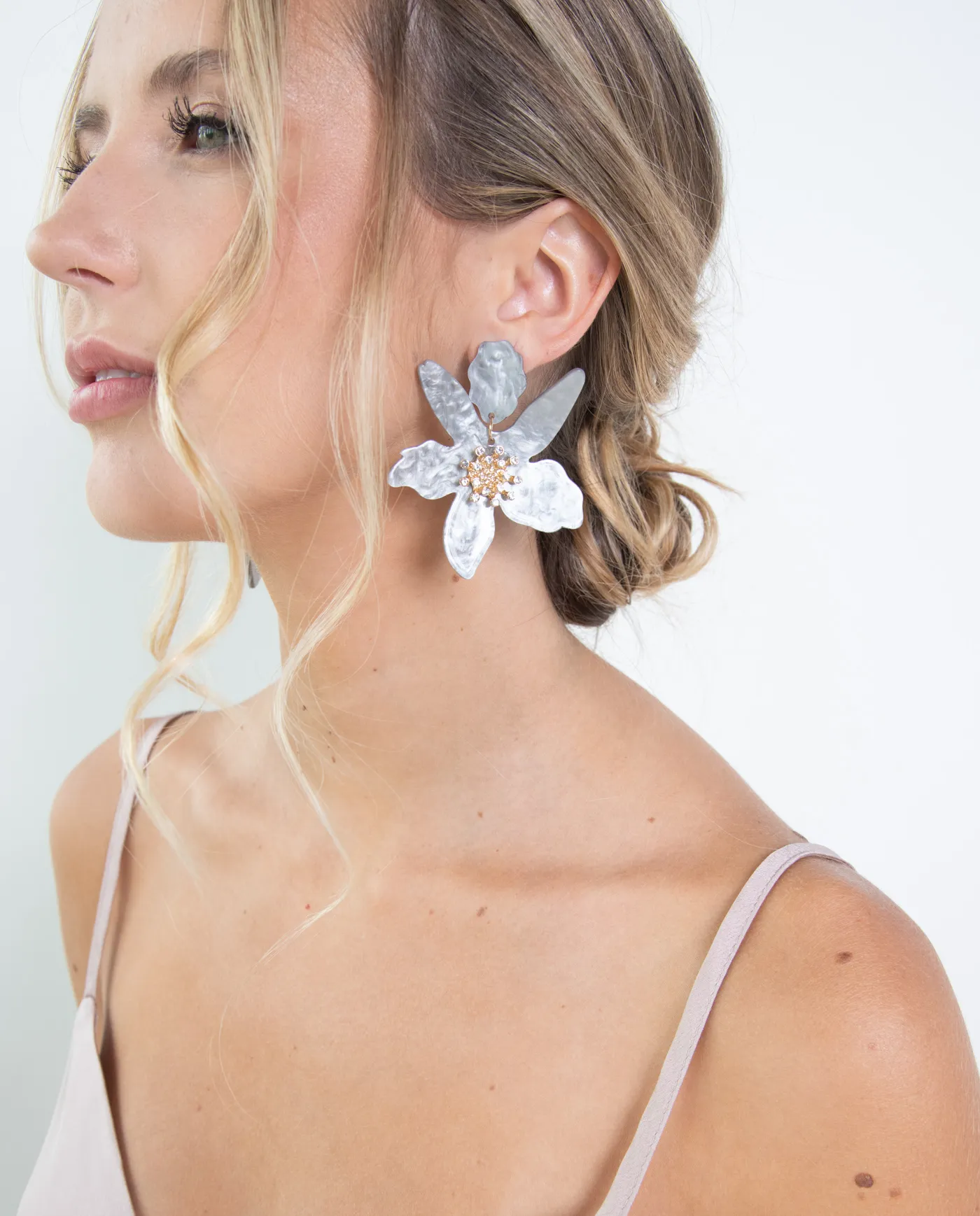 Aros Maxi Flor y Brillos Plateado