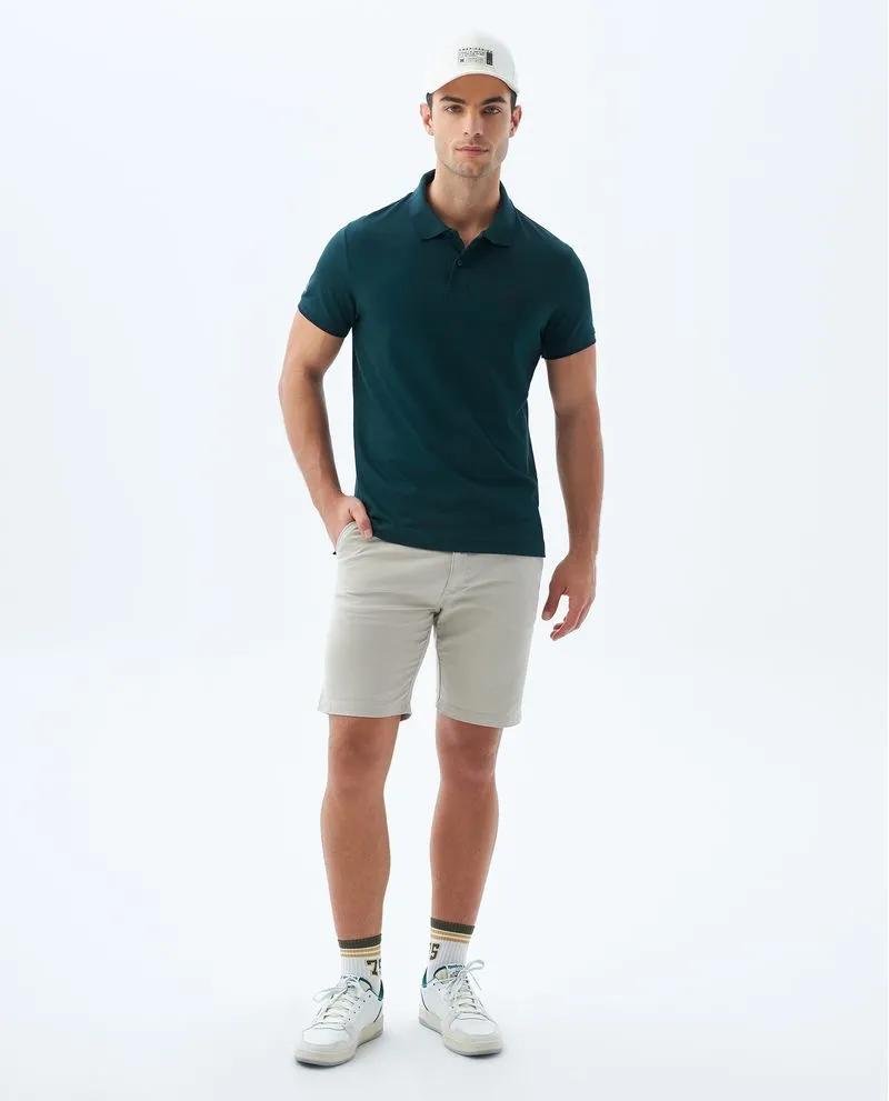 Camiseta tipo polo con líneas en contraste para hombre